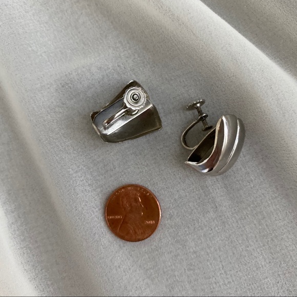 VTG Silver Connected Half Hoop Screw-back Earrings - Picture 6 of 6